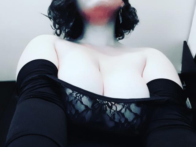 EmmaGreey - Live porn &amp; sex cam - 12033012