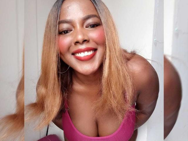 EmiraHot - Live sex cam - 12033444