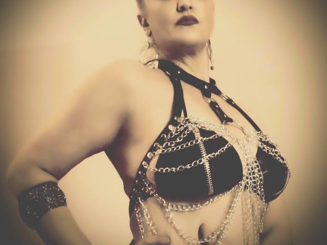 MissLadyG - Live sexe cam - 12065080