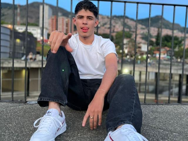 MathiieuJohns - Sexe cam en vivo - 12071432