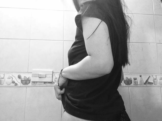 ValentinaSwift - Live porn &amp; sex cam - 12075192