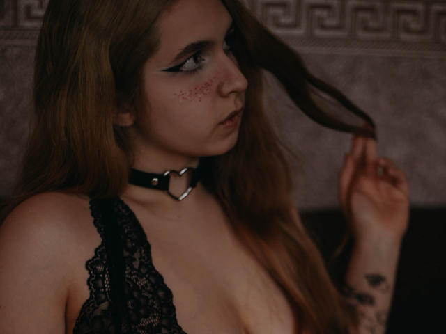 KateStrawberry - Sexe cam en vivo - 12117504