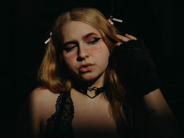 KateStrawberry - Sexe cam en vivo - 12117600