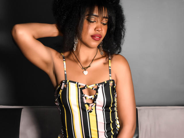 LaiaMorrison - Sexe cam en vivo - 12121540