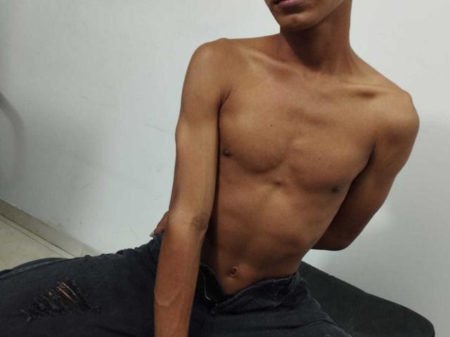 AndyX69 - Porno na żywo i seks kamera - 12155996