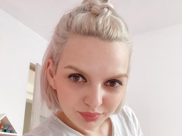 DouceAmelia - Live porno og sexkamera - 12183700