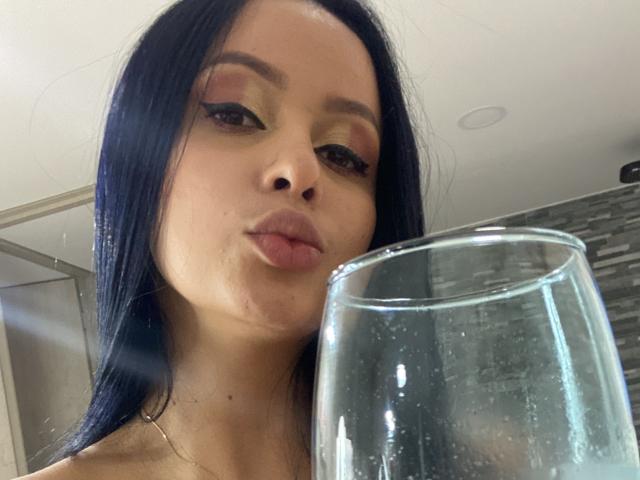 EmilyParkerr - Élő pornó és szexkamera - 12210196