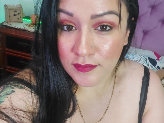 LucianaDiazX - Live sexe cam - 12219716