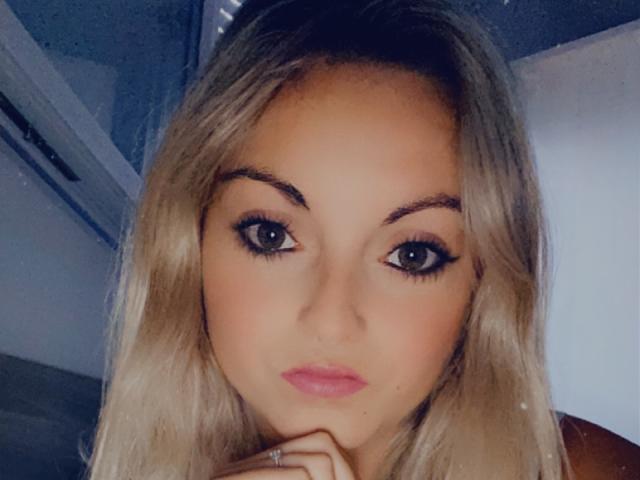 CuteLola69 - Sexe cam en vivo - 12225072