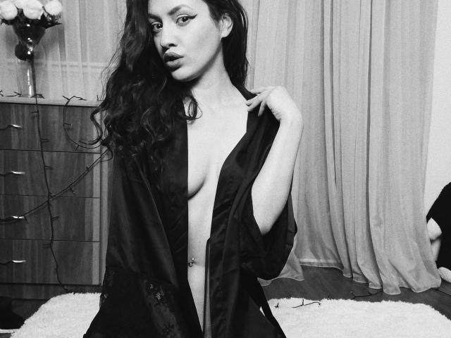 VievienneClemente - Live sex cam - 12242588