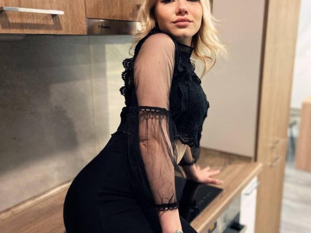 IleenSanny - Live sex cam - 12250312