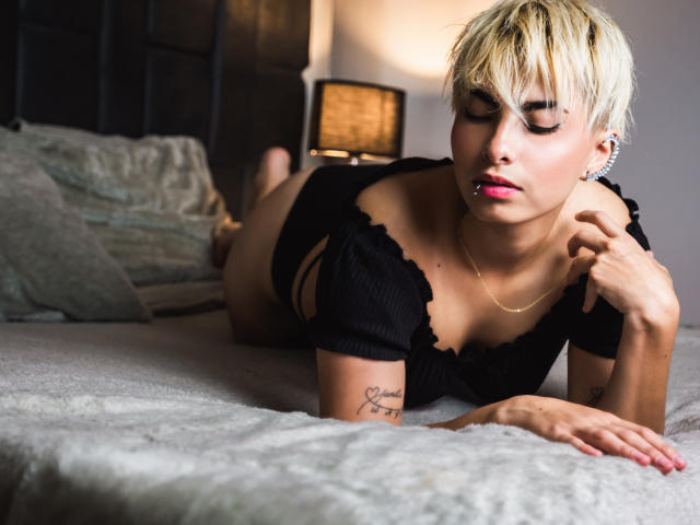 CloeKohut - Live sex cam - 12262544