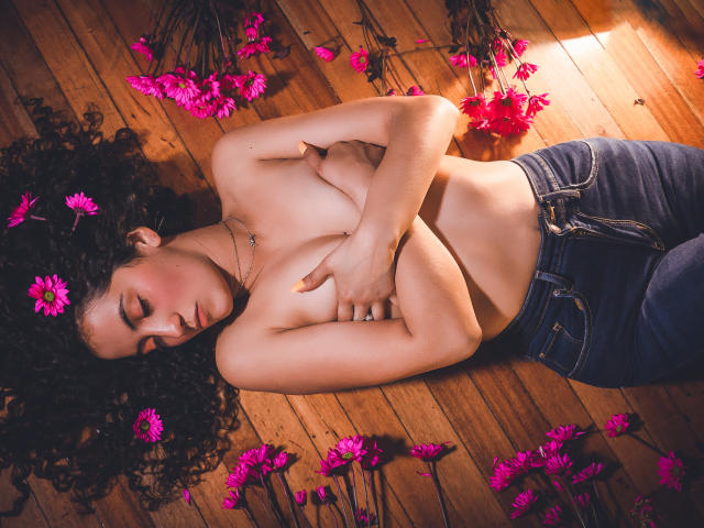 LanaLavoe - Live sex cam - 12264732