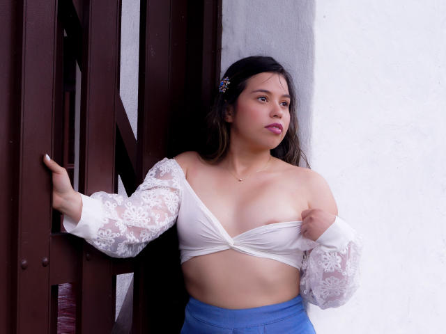 MartinaYoung - Live sexe cam - 12320564