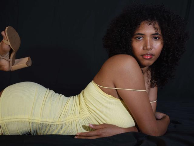 CharlotteSym - Live sexe cam - 12342844