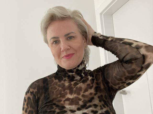 AdeleMilfXX - Sexe cam en vivo - 12345152