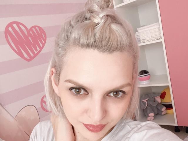 DouceAmelia - פורנו בשידור חי ומצלמת סקס - 12368076