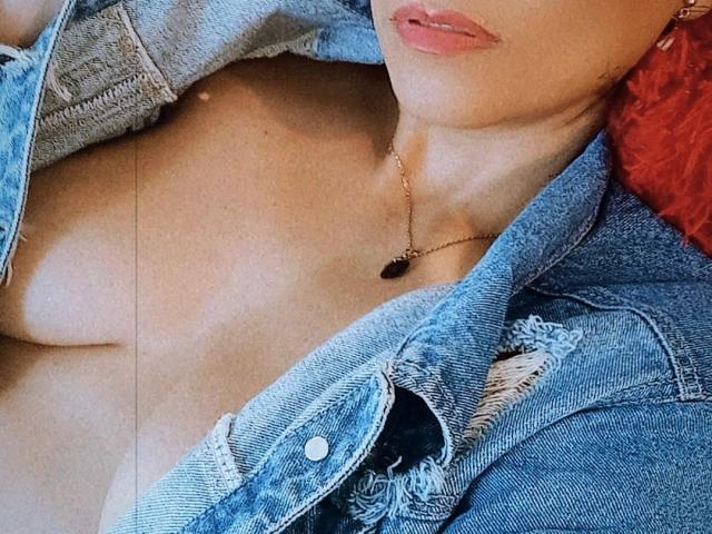 AmberDemons - Élő pornó és szexkamera - 12428800