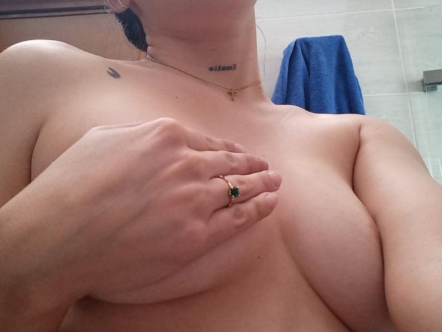 ValentinaSwift - Live sex cam - 12432856