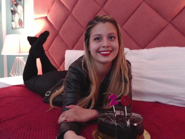 EmiilyRogers - сексуальная веб-камера в реальном времени - 12441180