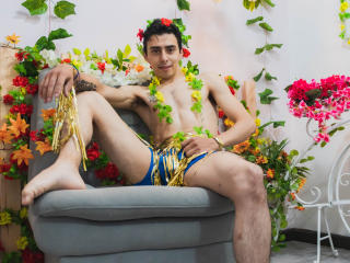 ArmoredKnight - Live porn &amp; sex cam - 12448728