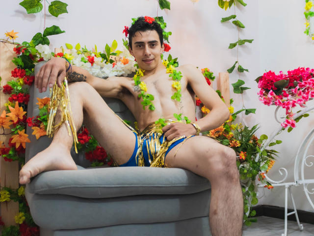 ArmoredKnight - Live porn &amp; sex cam - 12448728