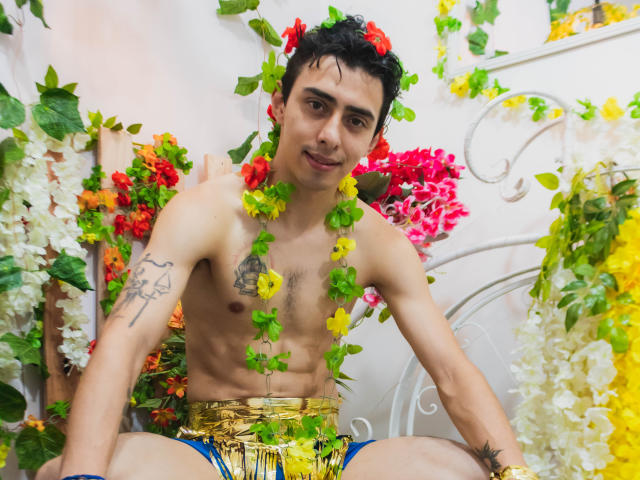 ArmoredKnight - Live porn &amp; sex cam - 12448744