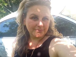 IrisJonness - Live Sex Cam - 12466028