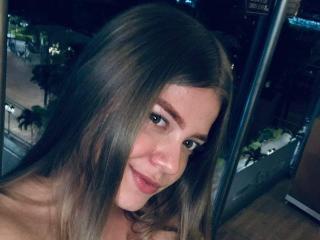 AlexaAndZoe - Sexe cam en vivo - 12496652