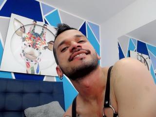 EmilianMarcelo - Live sex cam - 12516960