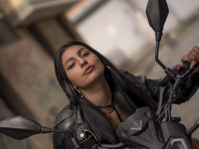 IsabellaColledani - сексуальная веб-камера в реальном времени - 12522688