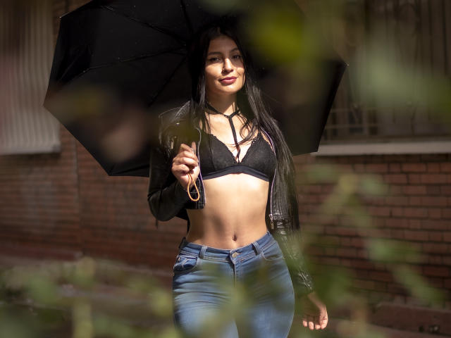 IsabellaColledani - Élő pornó és szexkamera - 12522696