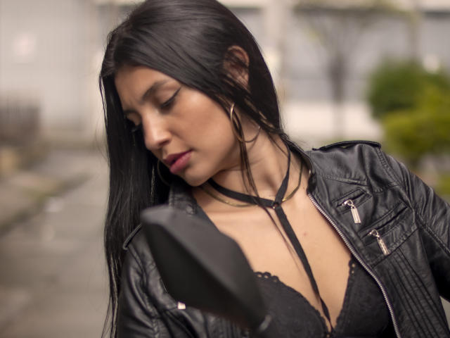 IsabellaColledani - Live porn &amp; sex cam - 12522700