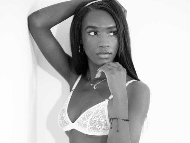 PaulaEvans - Live porn &amp; sex cam - 12550172