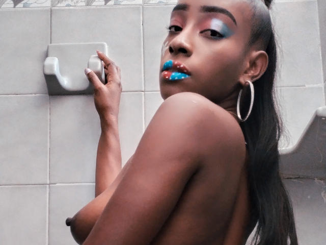 LarissaWilson - Live porn &amp; sex cam - 12573024