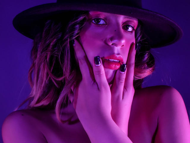 MaluFerrero - Live sex cam - 12590596