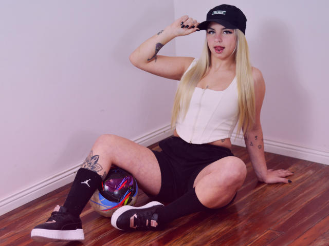 KimDenilo - Live porn &amp; sex cam - 12606956