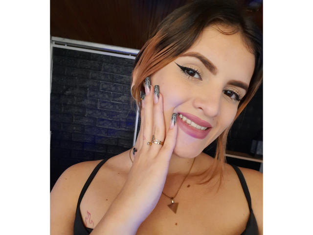 FiorellaStrong - Live sexe cam - 12654596