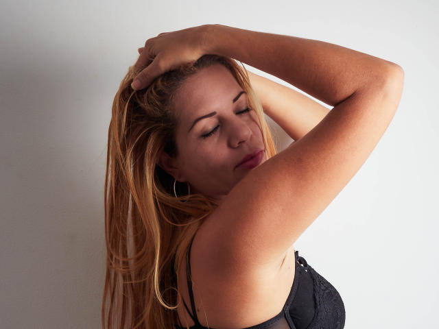 Sharlottyy - Sexe cam en vivo - 12660576