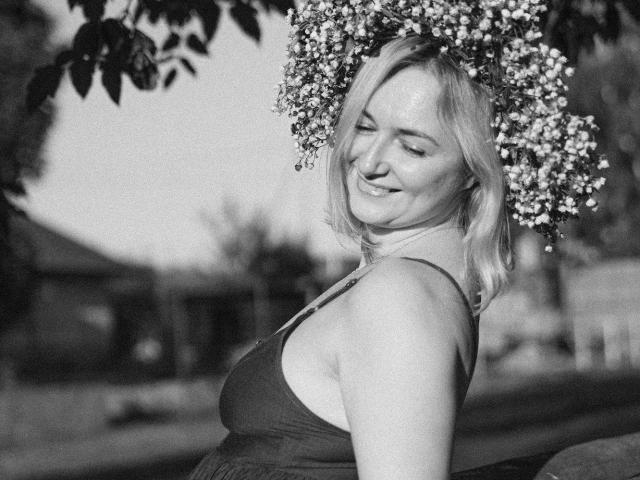 IvannaRich - ライブポルノ&amp;セックスカム - 12696844