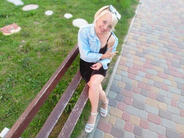 GloriaSinsser - Live sex cam - 12704760