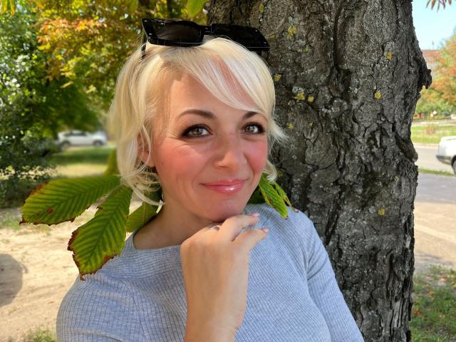 GloriaSinsser - Sexe cam en vivo - 12704776