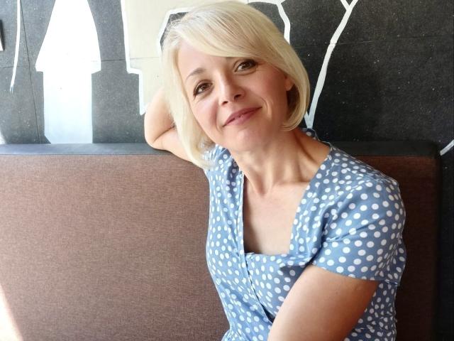 GloriaSinsser - Sexe cam en vivo - 12704780