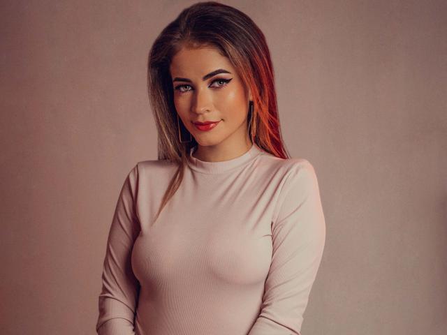 EmiliaMilan - Live sex cam - 12781556
