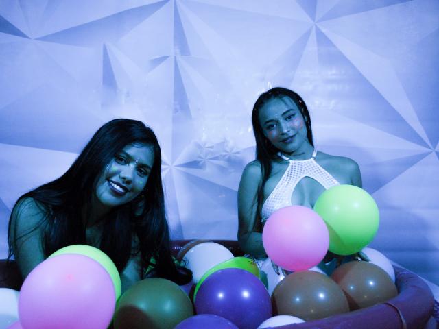 AnhaAndBritney - Live sex cam - 12787024