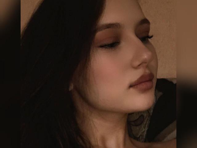 GoldyMilen - Live sex cam - 12789480