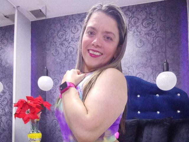 BiancaWild - Live sex cam - 12823084