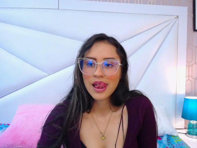 KyliieEvans - Live porn &amp; sex cam - 12827108