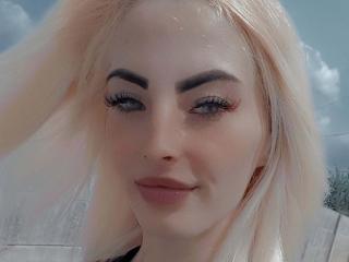 SkinnyBodyXX - Live porn &amp;amp; sex cam - 12831692