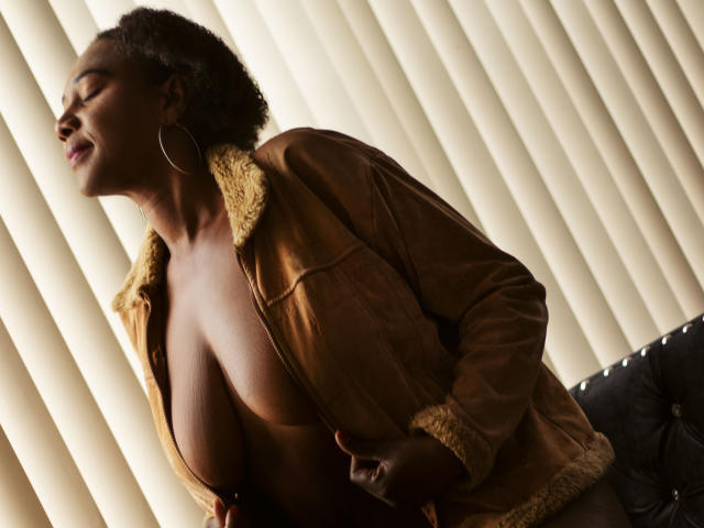 CorallHotty - Porno na żywo i seks kamera - 12846484